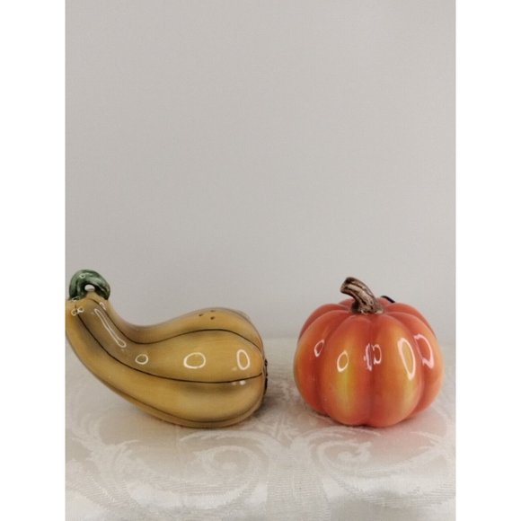 Harvest Gourd Punkin & Squash Salt & Pepper Shakers Ceramic New In It's Box... - Picture 4 of 7
